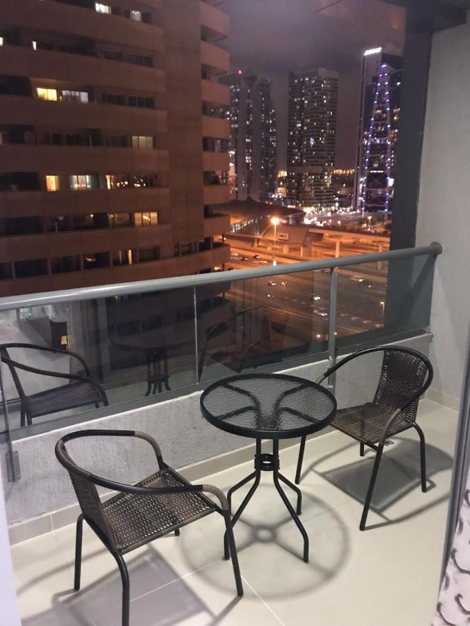 The S Lägenhet Dubai Exteriör bild