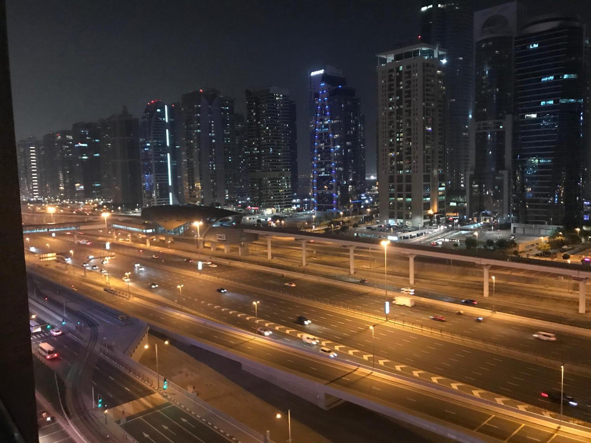 The S Lägenhet Dubai Exteriör bild